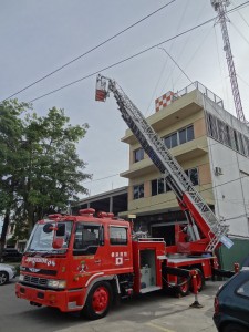 寄贈はしご車 横浜市(アルゼンチン国アルミランテブラウン)