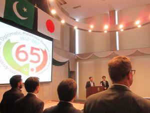 日本・パキスタン外交関係樹立65周年記念写真展(大使館ホールにて)