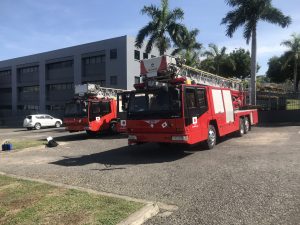 消防本部に安置されたはしご車2台